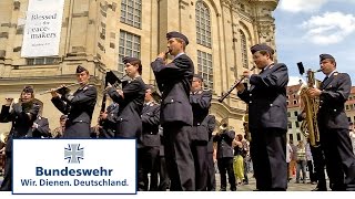 quotKlingende Stadtquot Dresden Überraschungskonzert des Luftwaffenmusikkorps der Bundeswehr [upl. by Htenywg920]