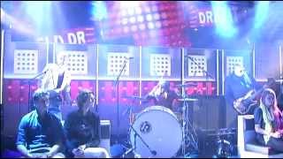 Triggerfinger  I Follow Rivers  Cherry Warming up bij DWDD [upl. by Londoner]