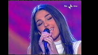 Sanremo 2002  Anna Tatangelo Doppiamente fragili [upl. by Grim440]