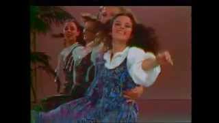 Group Shalom  Israeli folk dancing 1981 [upl. by Cristoforo587]