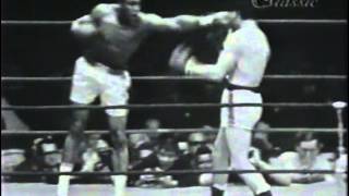 Muhammad Ali vs Karl Mildenberger good blackampwhite version 19660910 [upl. by Ryun]