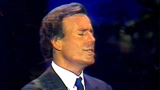 Julio Iglesias  Momentos  Abrazame Live1989sound enhancement [upl. by Adrahc]